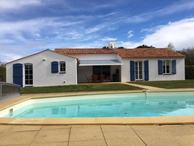 Gite Avec Piscine Privative LʼAiguillon-sur-Vie Kültér fotó