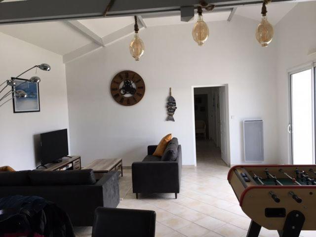 Gite Avec Piscine Privative LʼAiguillon-sur-Vie Kültér fotó
